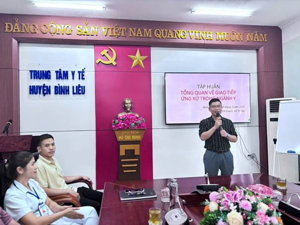 TRUNG TÂM Y TẾ BÌNH LIÊU TẬP HUẤN GIAO TIẾP ỨNG XỬ TRONG NGÀNH Y
