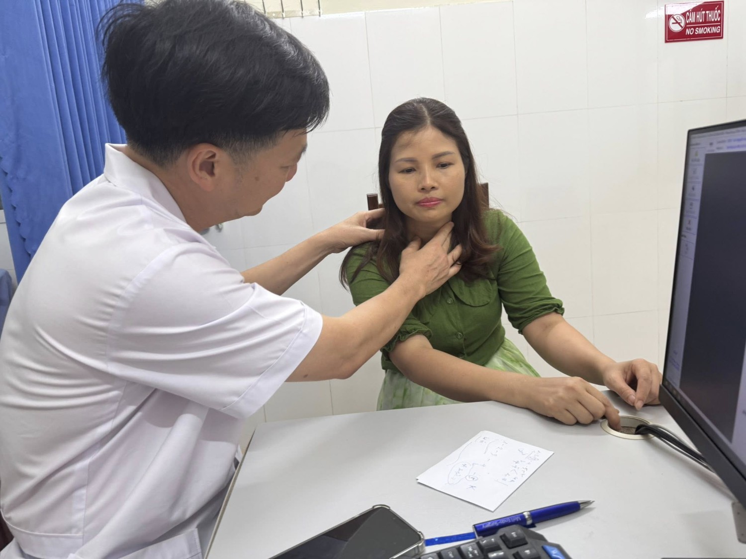 KHÁM MIỄN PHÍ PHÁT HIỆN SỚM BỆNH LÝ TUYẾN GIÁP, TUYẾN VÚ CHO NGƯỜI DÂN HUYỆN BÌNH LIÊU